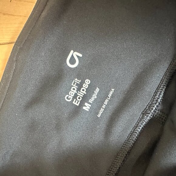 Set of TWO GAP FIT Eclipse Leggings Pants Size Medium Maroon Stars Back - Picture 6 of 10